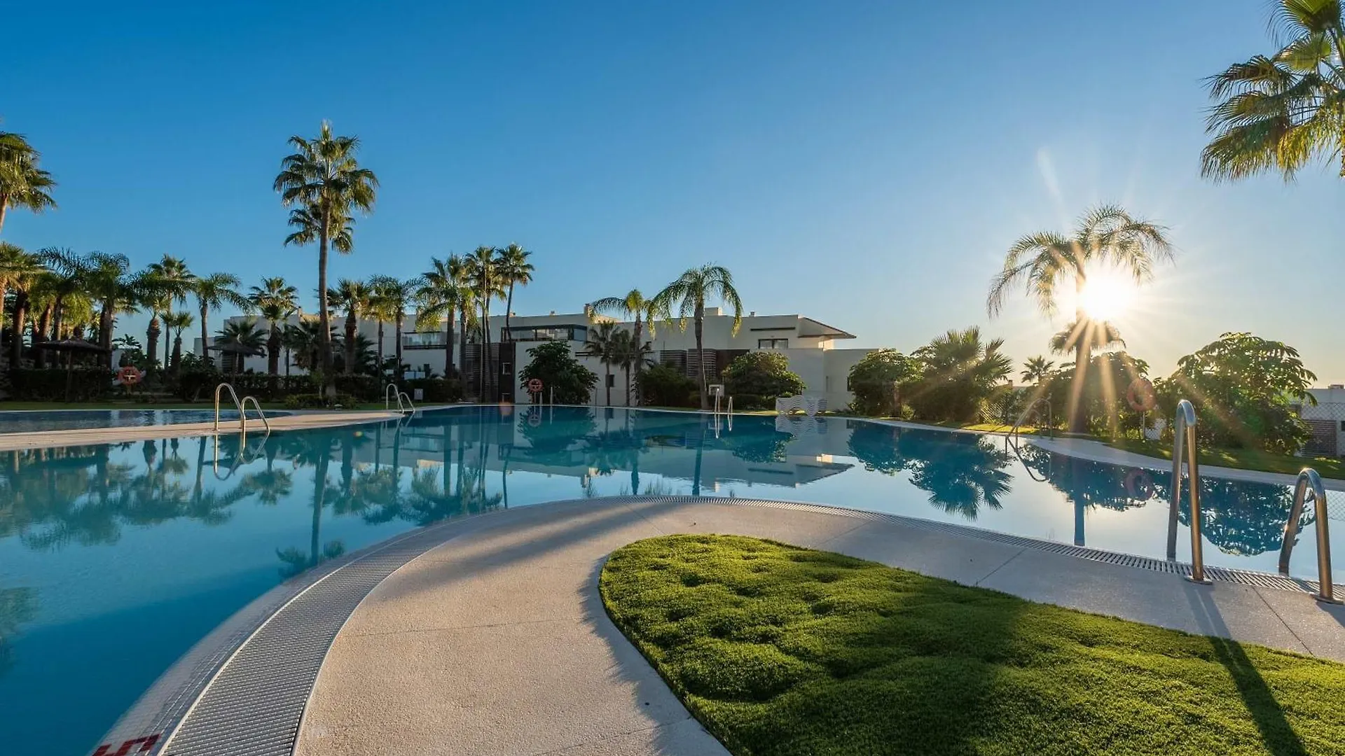Appartamento Luxury Escape - Los Flamingos Golf Retreat Estepona Spagna