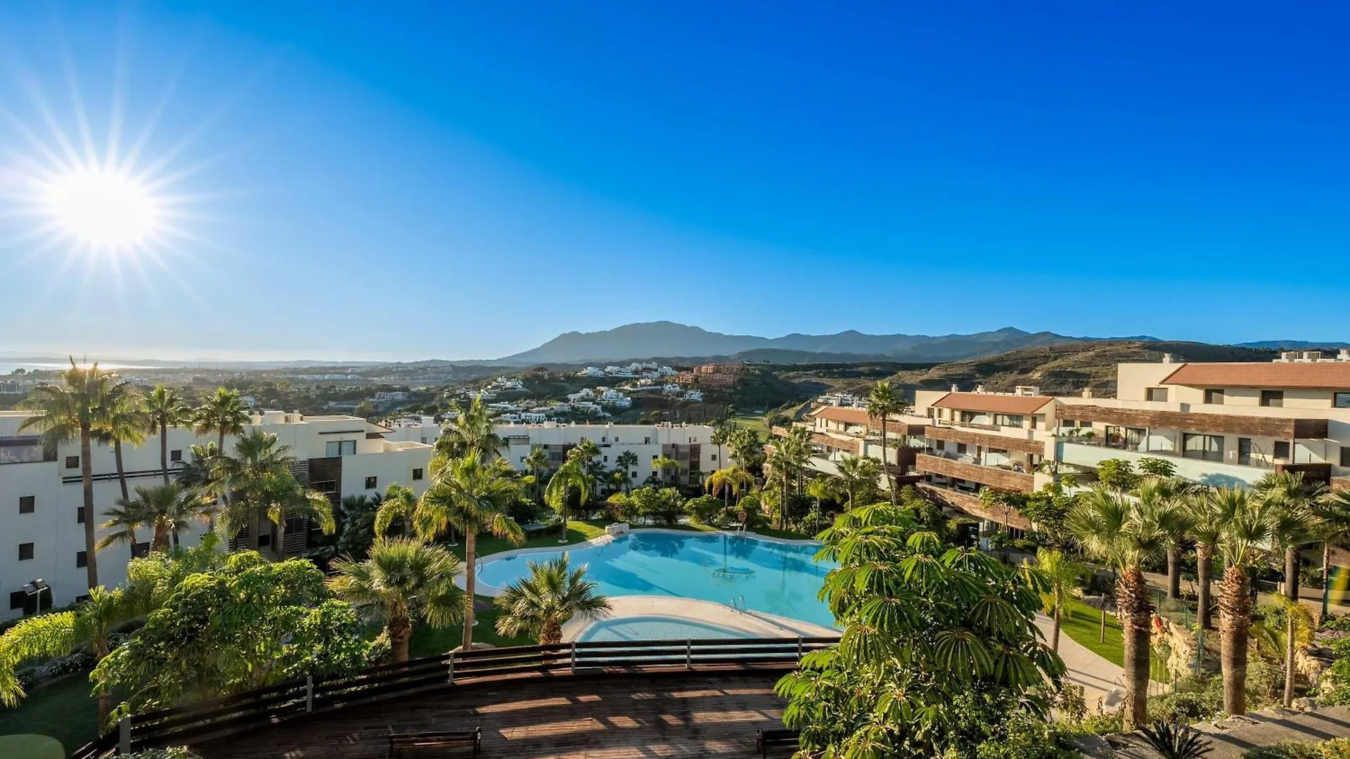 Luxury Escape - Los Flamingos Golf Retreat Estepona Apartament